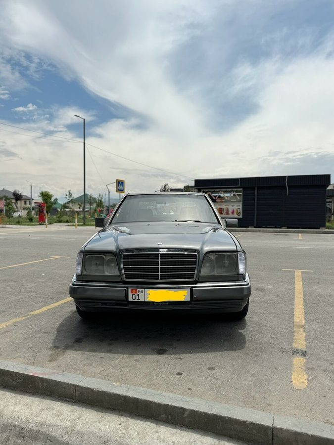 Mercedes-Benz W124
