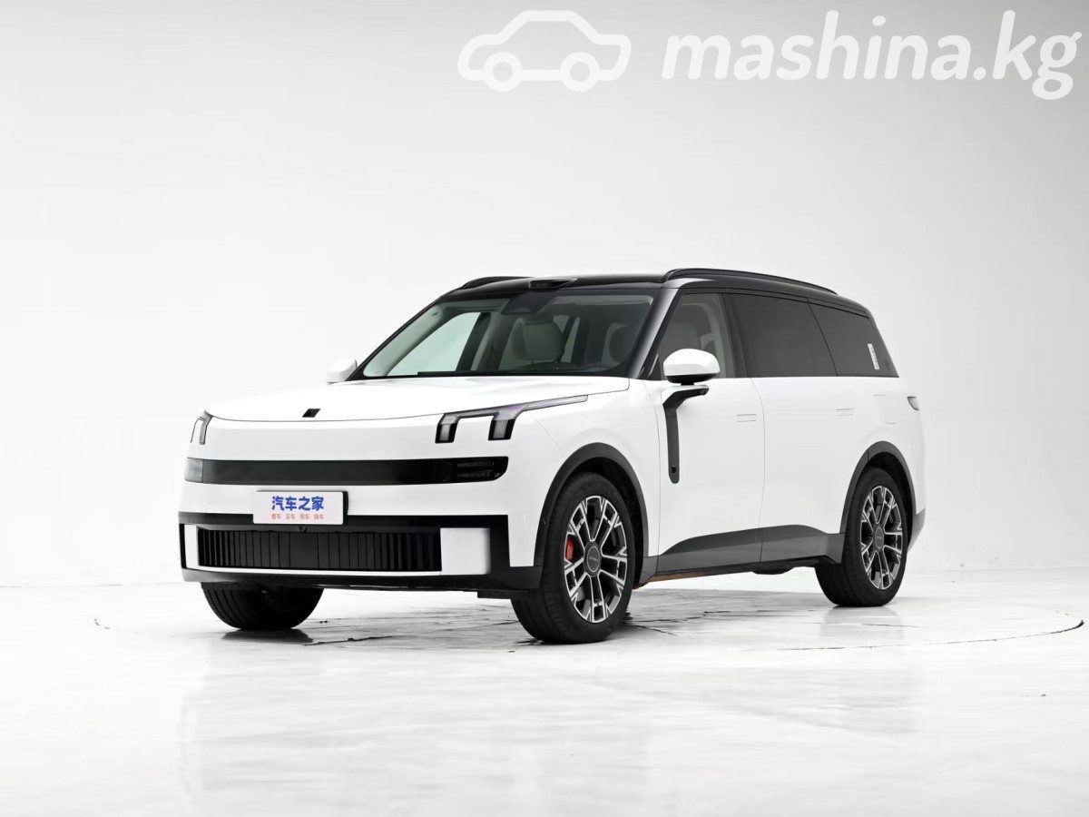 Lynk & Co 900