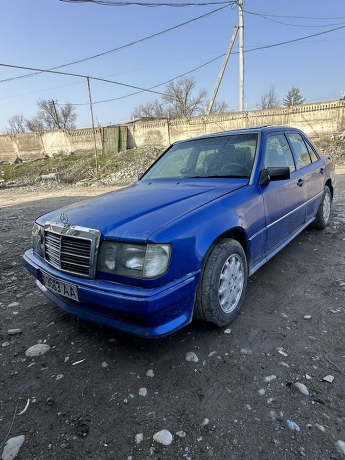 Mercedes-Benz W124