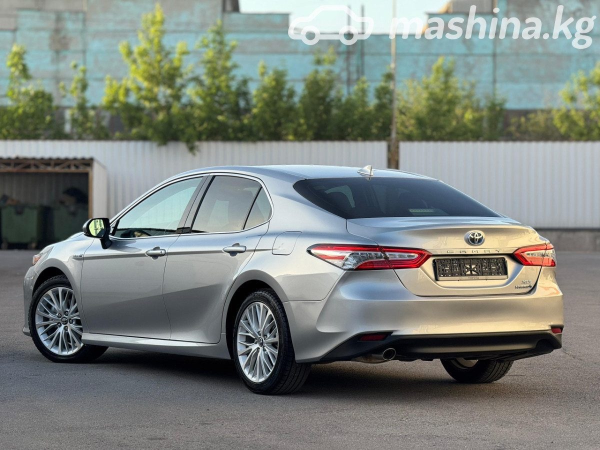 Toyota Camry VIII (XV70)