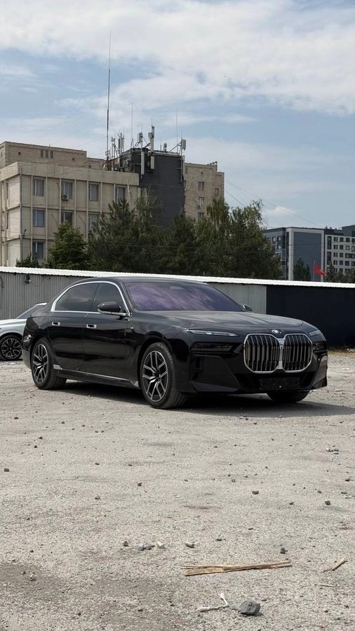 BMW 7 серии VII (G70) 2024