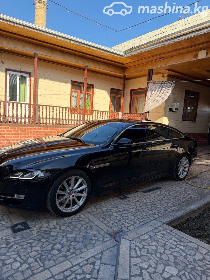 Jaguar XJ IV (X351)