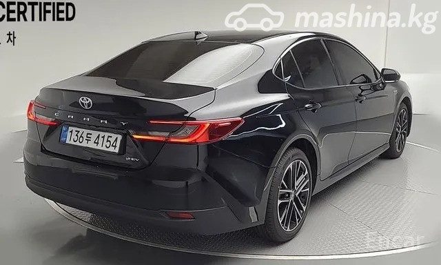 Toyota Camry IX (XV80)