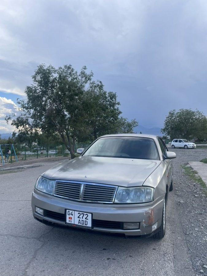 Продаю Nissan Cedric 2000 г об 2.5 В хорошем состоянии Мотор