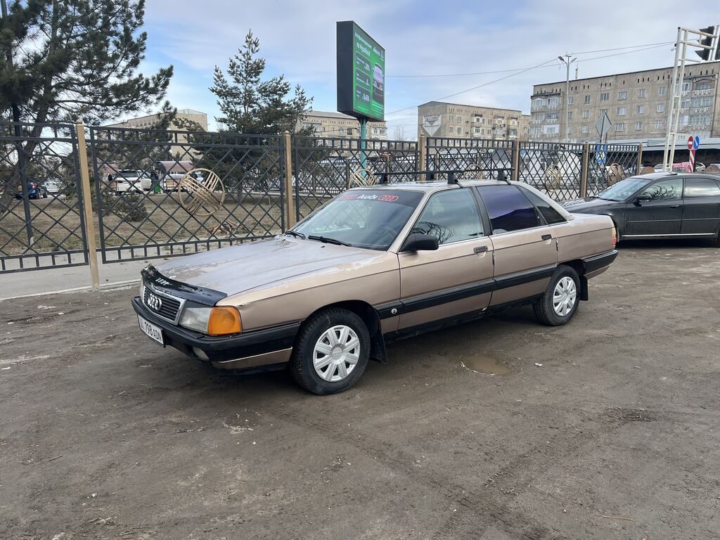 Audi 100