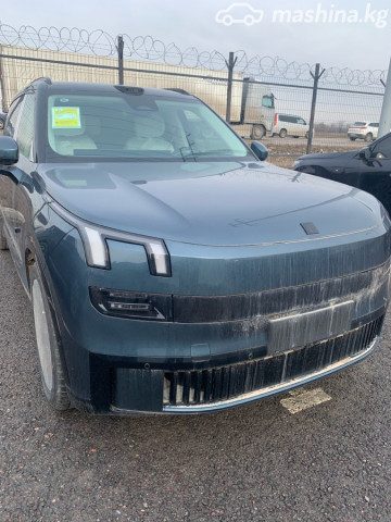 Lynk &amp; Co 900