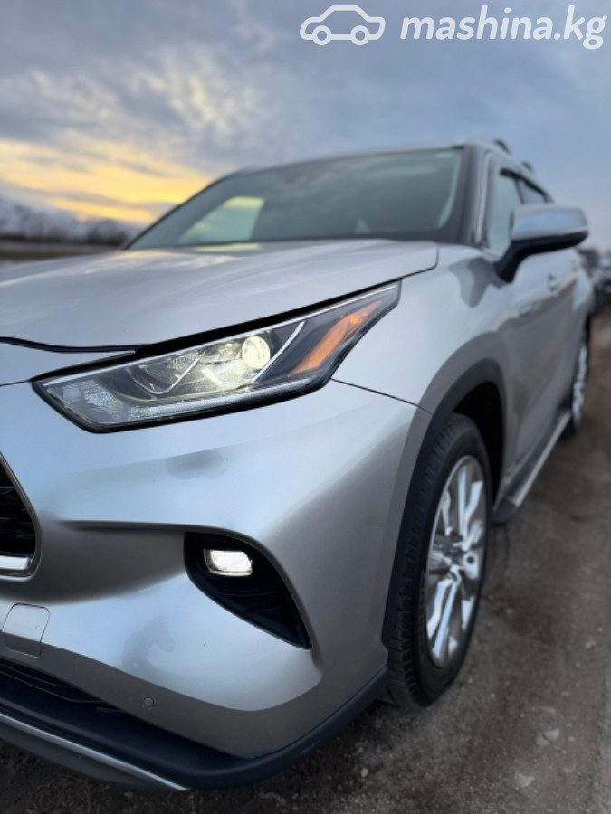 Toyota Highlander IV (U70)
