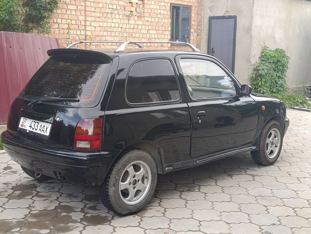 Nissan March