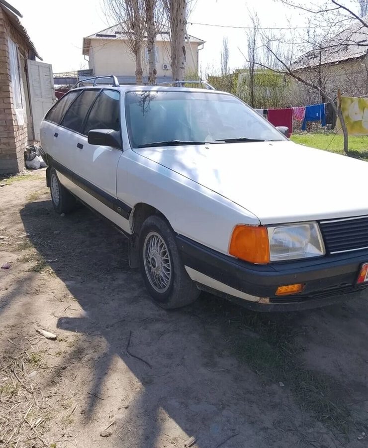 Audi 100