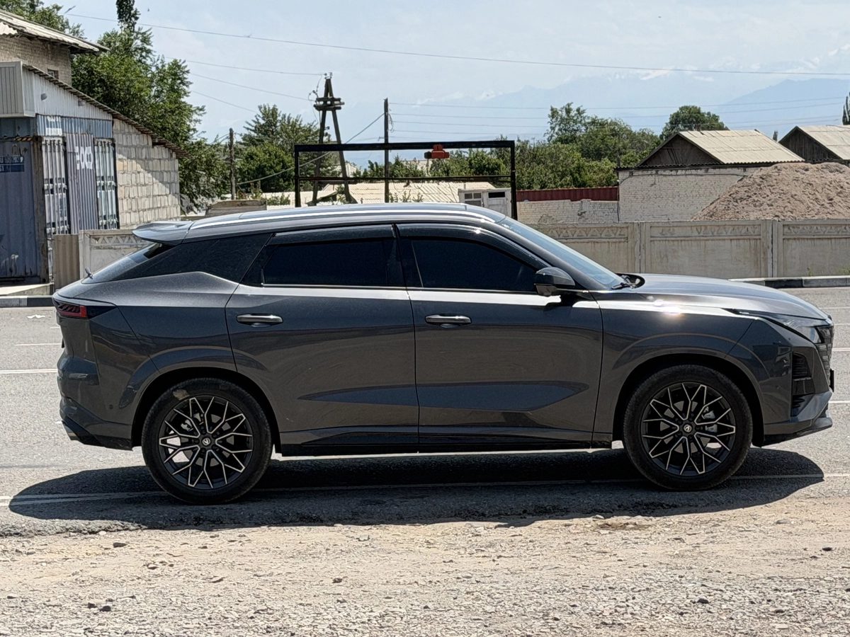 Changan UNI-Z 1.5 AMT