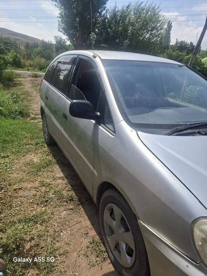 Toyota Nadia