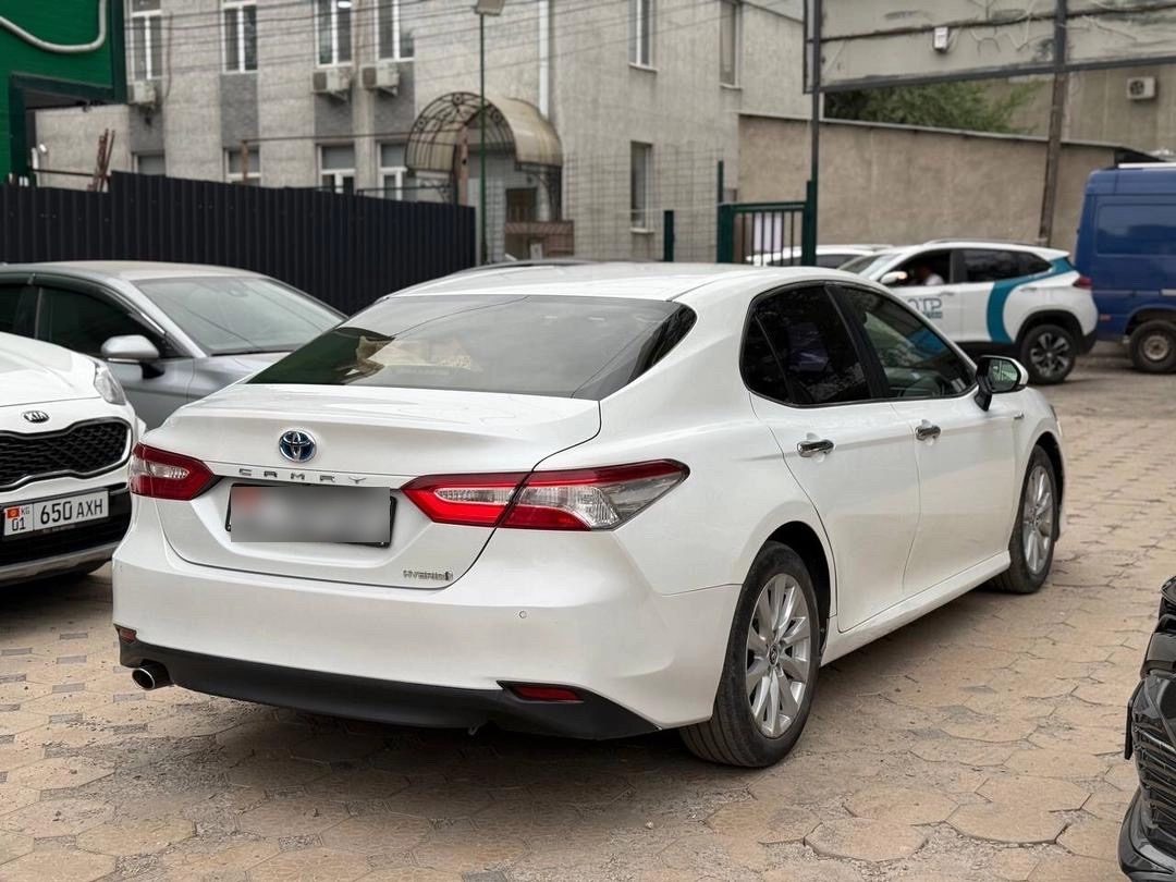 Toyota Camry VIII (XV70) 2019