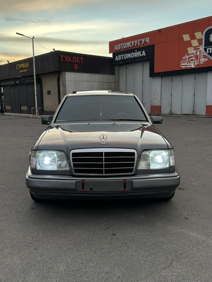 Mercedes-Benz W124