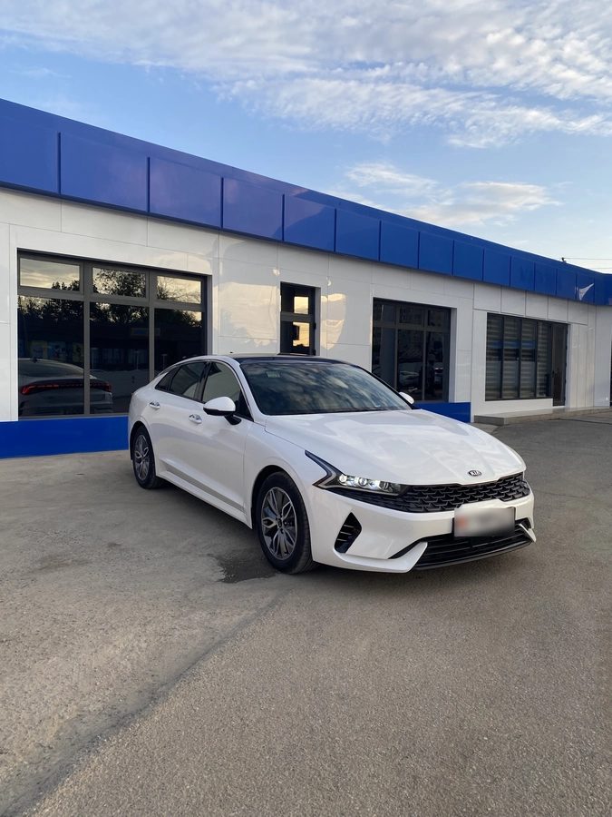 Kia K5 III 2021