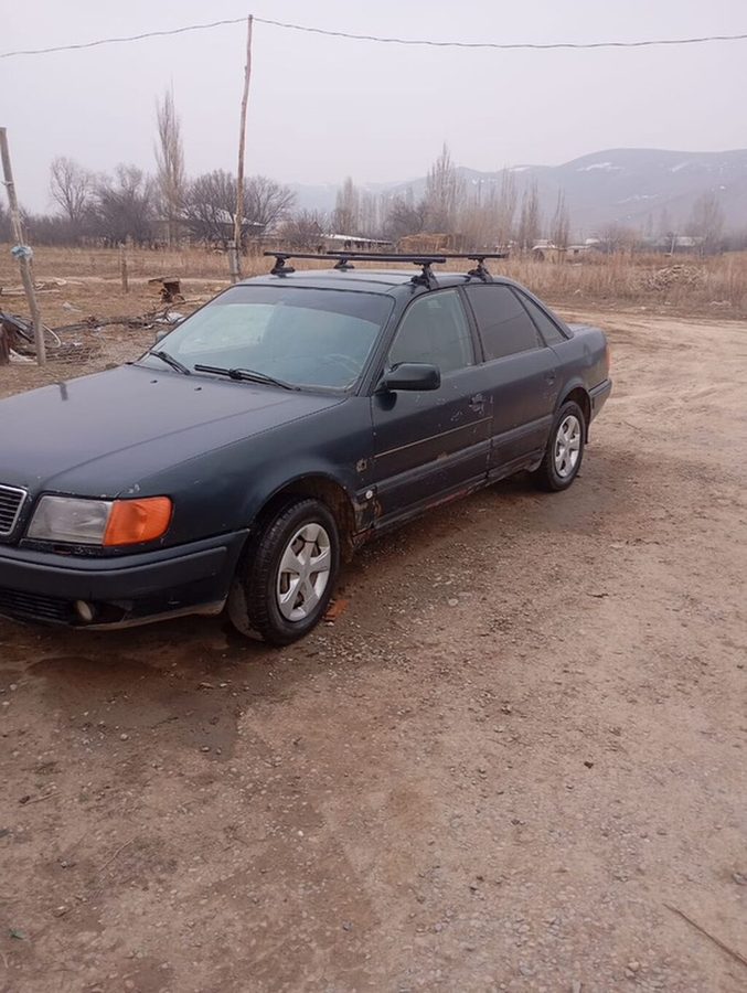 Audi 100