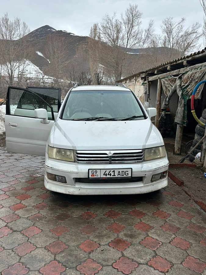 Mitsubishi Chariot