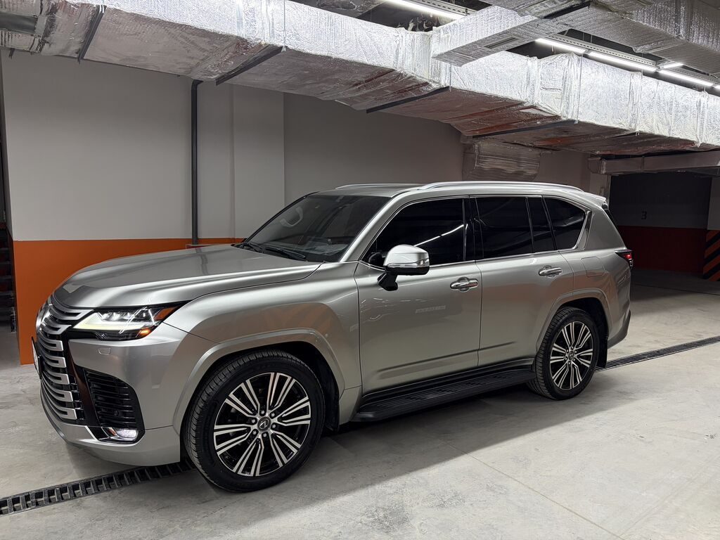 Lexus LX