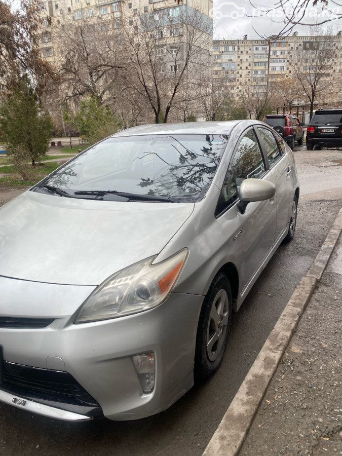 Toyota Prius III (XW30)