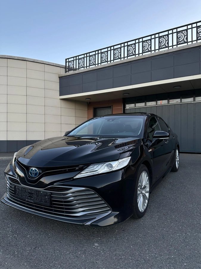 Toyota Camry VIII (XV70) 2017