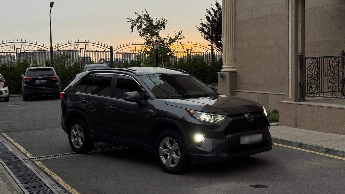 Toyota RAV4 V (XA50) 2019
