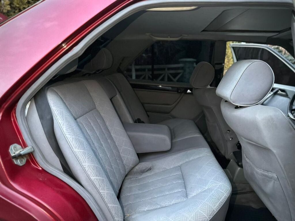Mercedes-Benz W124