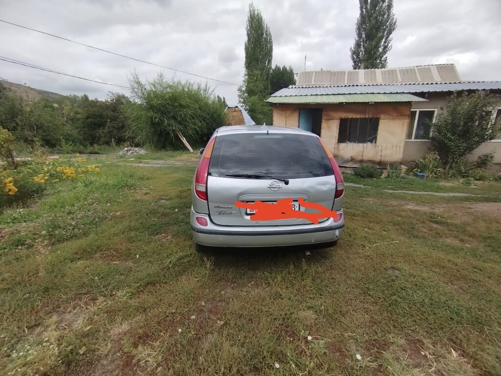 Nissan Almera Tino