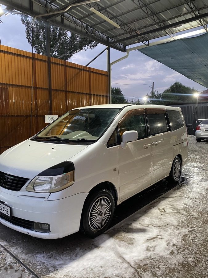 Nissan Serena II (C24) 2003