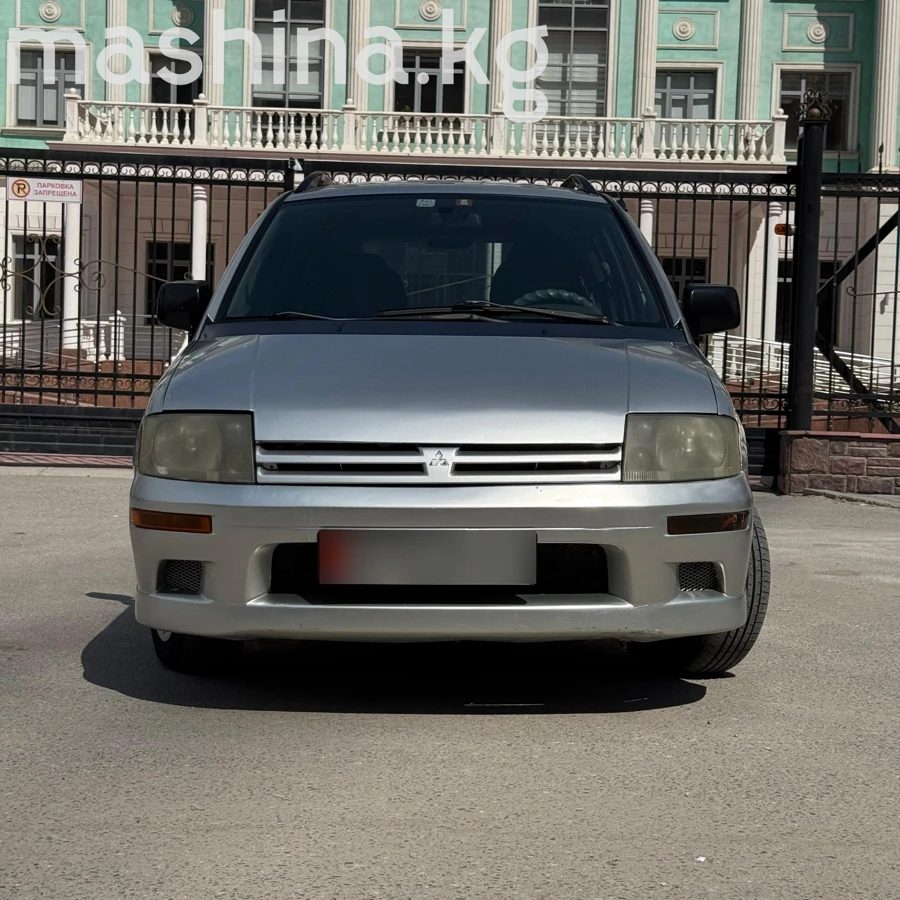 Mitsubishi Space Runner II 1999