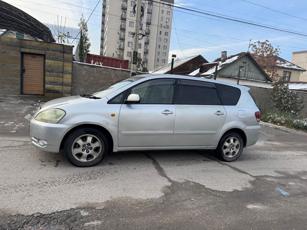 Toyota Ipsum