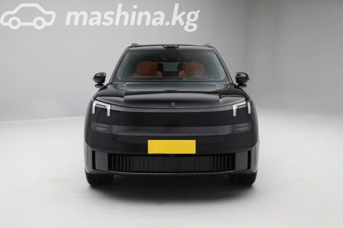 Lynk & Co 900