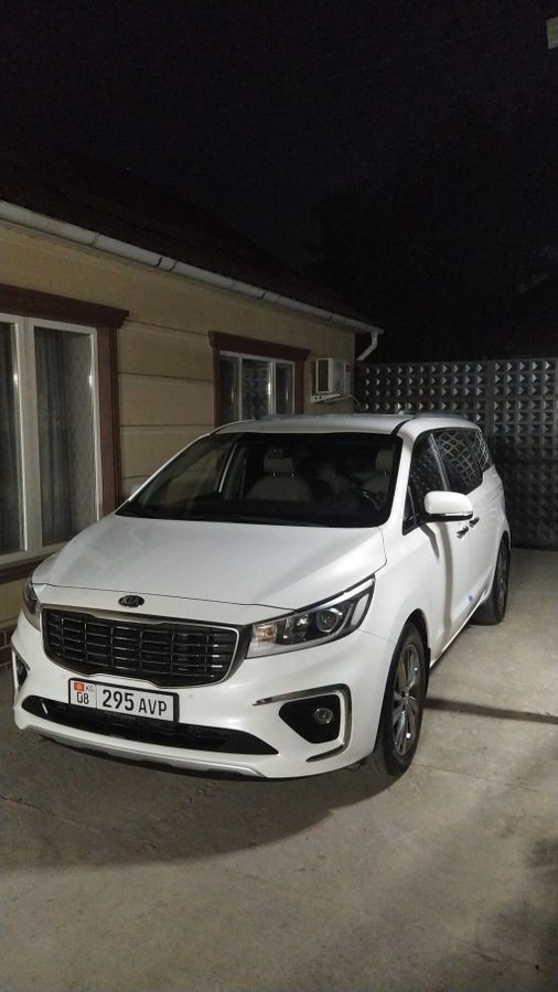 Kia Carnival