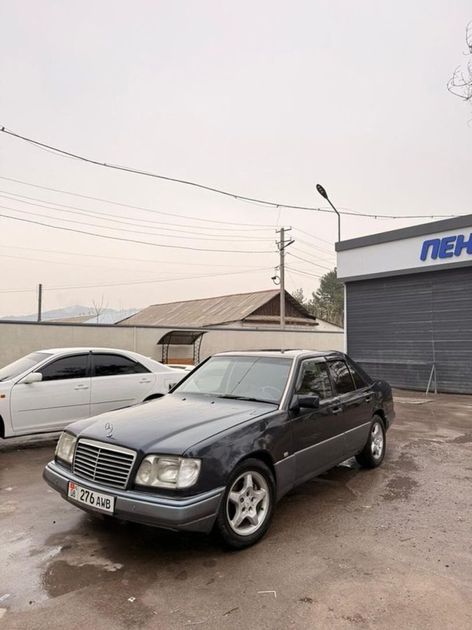 Mercedes-Benz W124
