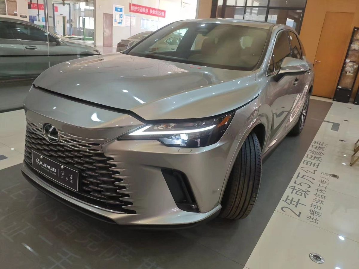 Lexus RX V 2025