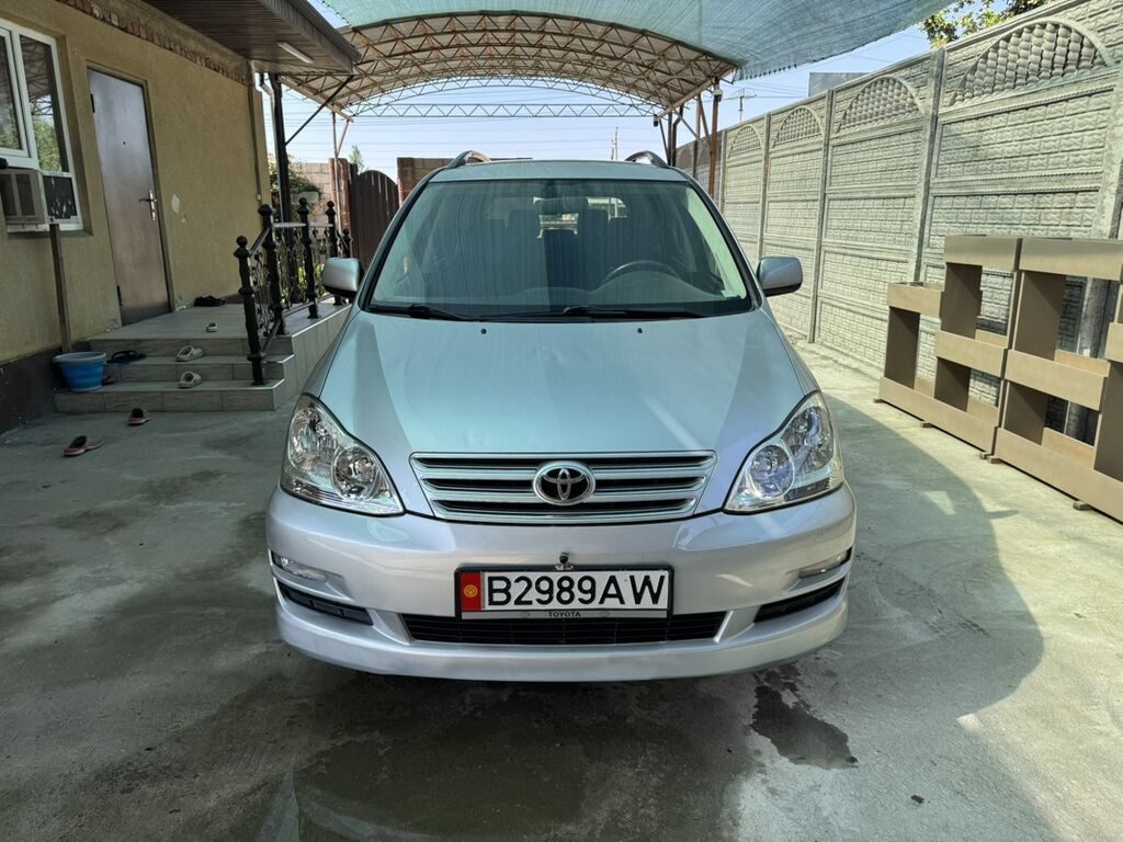 Toyota Avensis Verso