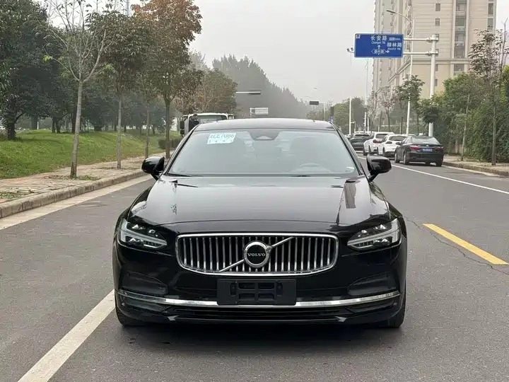 Volvo S90 II Рестайлинг 2023