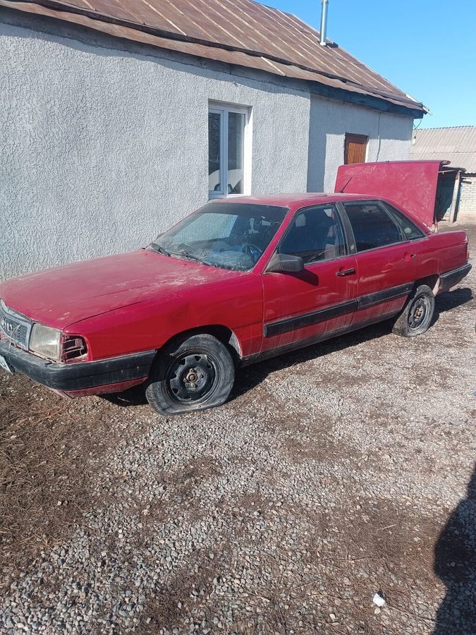 Audi 100