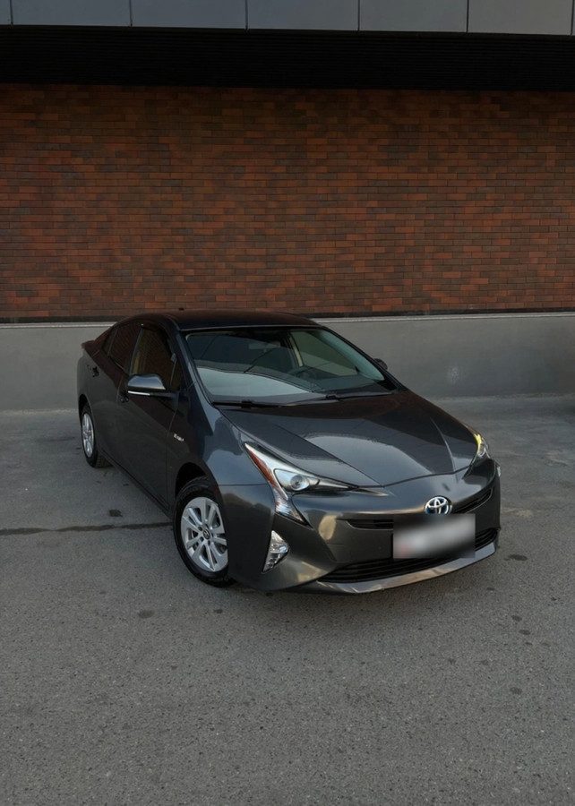 Продажа Toyota Prius IV (XW50) 2017