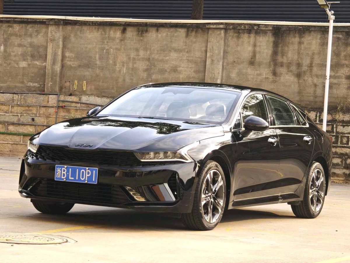 Kia K5 III 2021