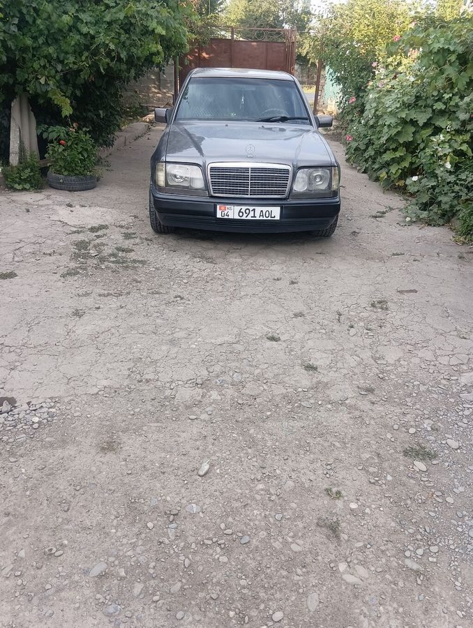 Mercedes-Benz W124