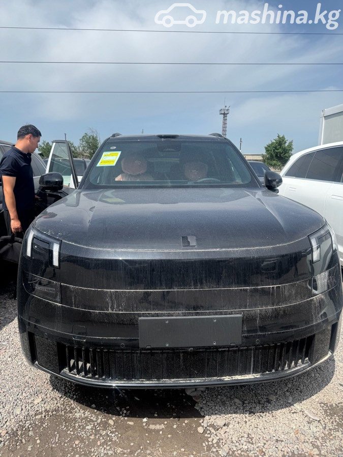 Lynk & Co 900