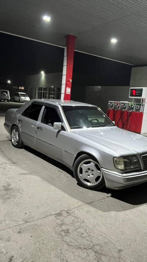 Mercedes-Benz W124