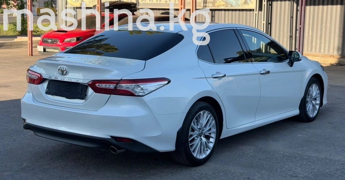 Toyota Camry VIII (XV70) 2019