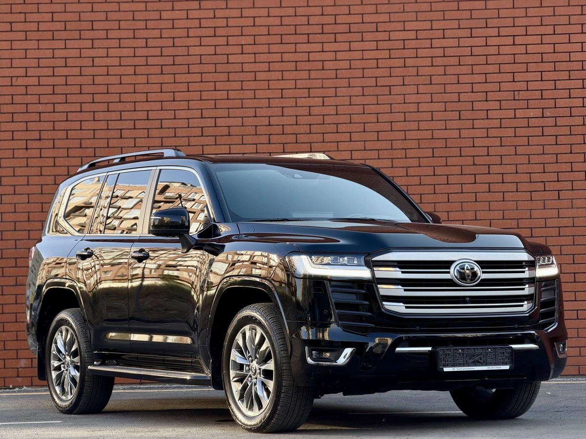 Toyota Land Cruiser 300 Series 2024