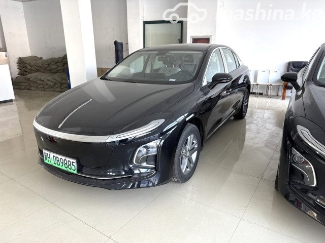 Hongqi E-QM5
