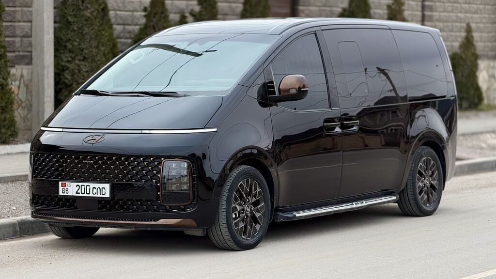 Hyundai Staria