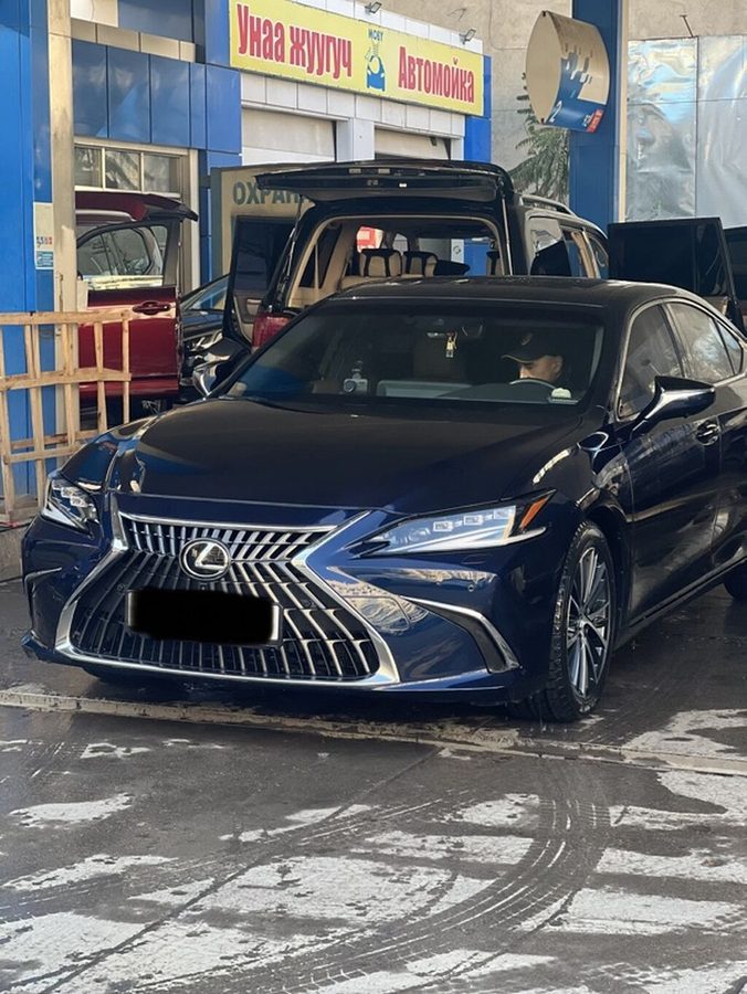 Lexus ES