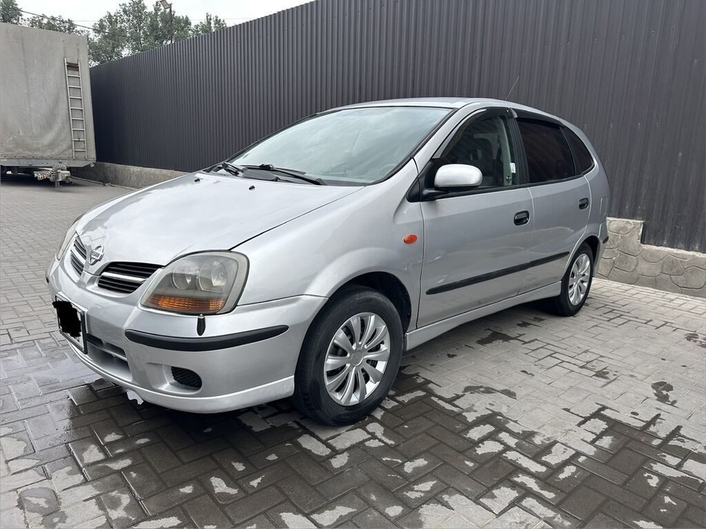 Nissan Tino