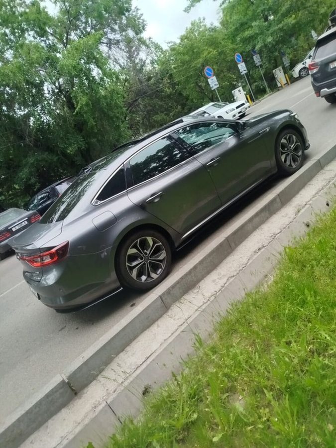 Renault SM6