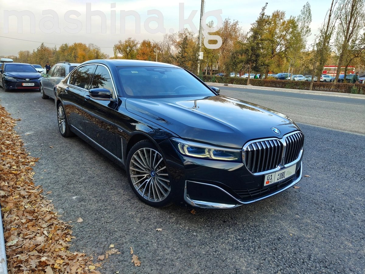 BMW 7 серии VI (G11/G12) Рестайлинг 2022