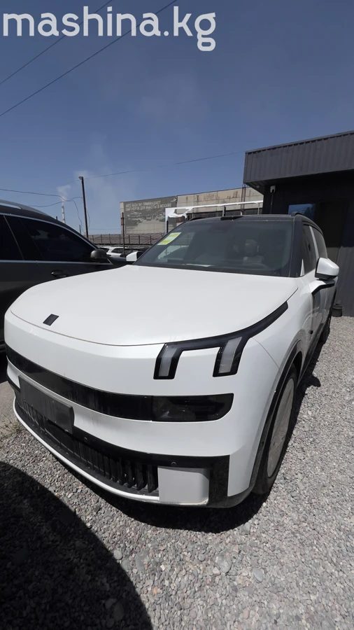 Lynk & Co 900 2025